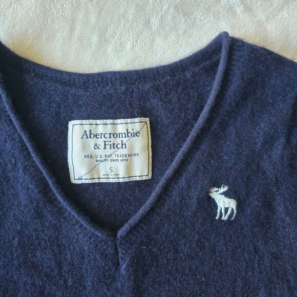 Abercrombie & Fitch Women’s Navy Blue Cashmere Sweater S Y2K Preppy Minimalist - Picture 3 of 5